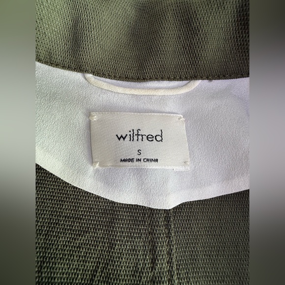 Aritzia Wilfred Freeform Crepette Button Front Shirt Olive Green Size Small - Picture 7 of 11